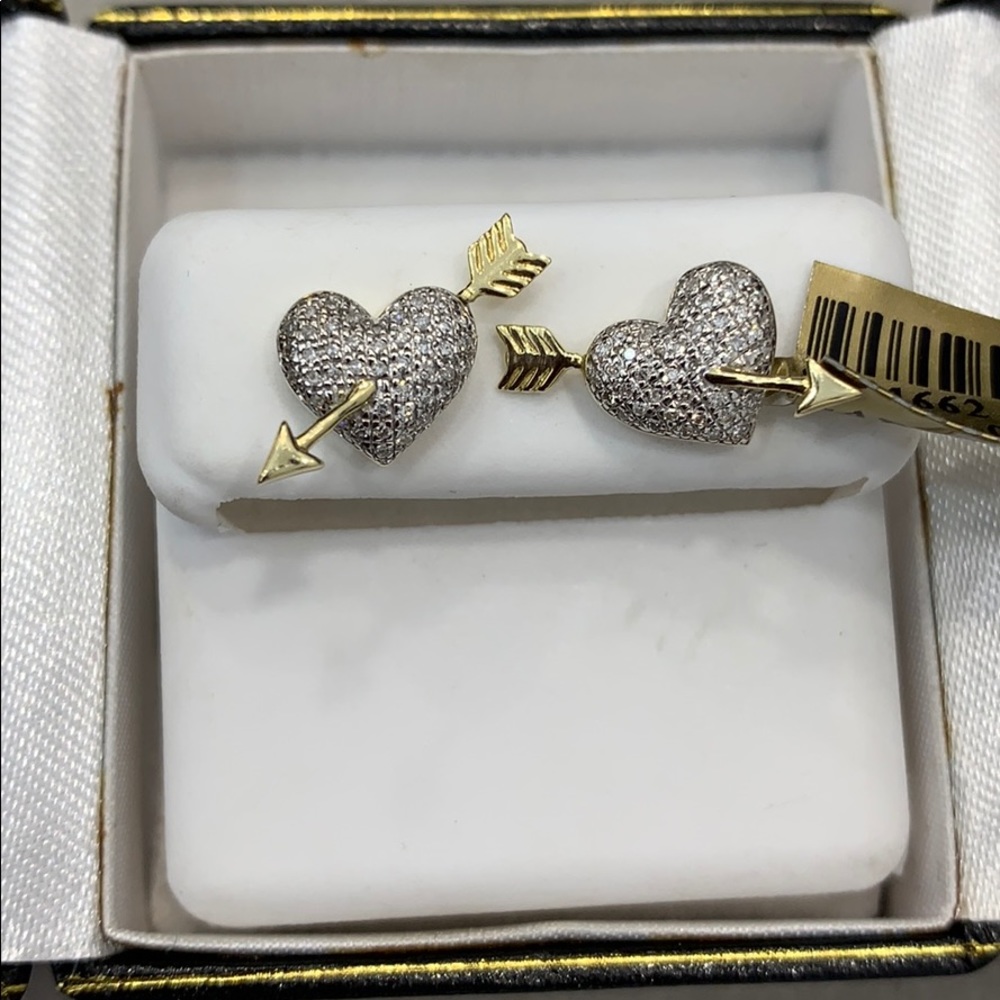 NEW 10K GOLD AND DIAMOND HEART ARROW EARRINGS